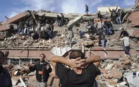 Un fuerte seísmo de 6,6 grados de magnitud sacude el este de Turquía 