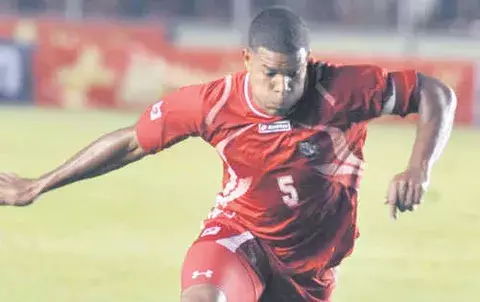 <br>   Román Torres jugará en Forest 
