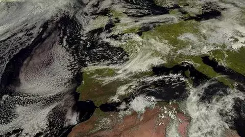 Hosteleros culpan a meteorologo de caída del turismo