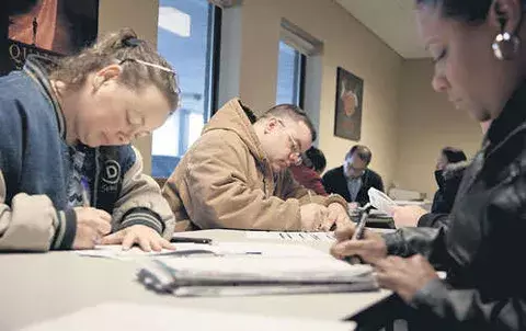 Baja en desempleo  desalienta apuesta  por tasas brasileñas  