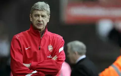 El Arsenal pierde el rumbo de la cabeza
