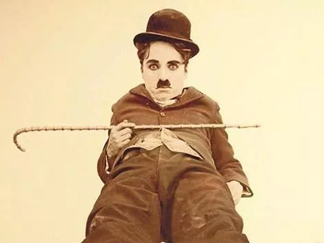 Subastan el bastón y el bombín de Charlie Chaplin