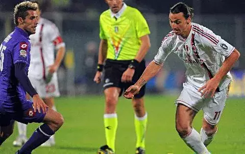 Allegri confiesa que la estrategia del Milan es robar el balón al Barcelona