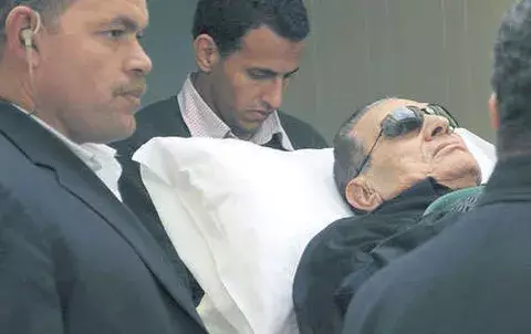 Fiscalía egipcia pide la pena de muerte en la horca para  Mubarak 