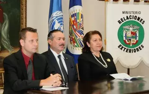 Henríquez anuncia creación de Consejo internacional contra el terrorismo