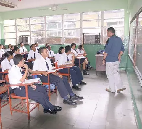 Molinar: “Tendremos reemplazo para los docentes huelguistas” 