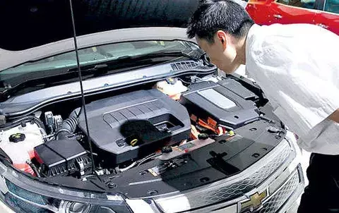 Automotrices ganan velocidad a fin de año al regresar los compradores  