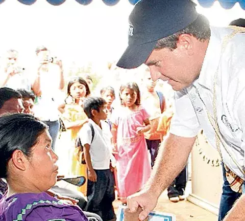 Entregan viviendas a dos  comunidades del sector indígena 