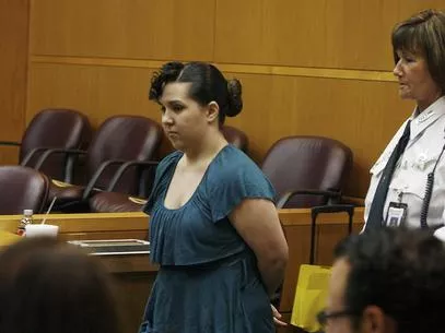 Mujer del "hipo" incontrolable es condenada a cadena perpetua por asesinato