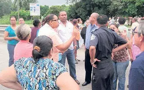 Explosiones provocan rajaduras en sus casas 