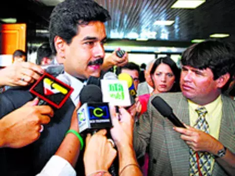 Inflación supera el 50% a la vez que la economía continúa su descenso  