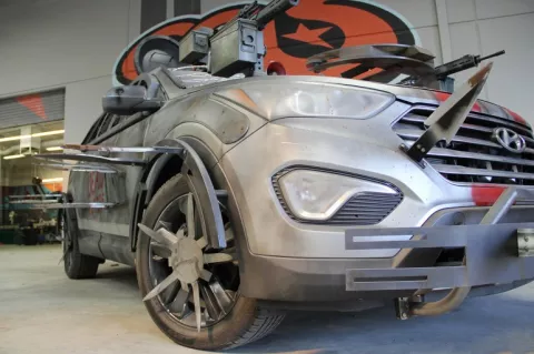 Crean autos para matar zombis 