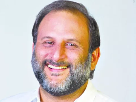 Aaron Zebede adquirió los derechos de una obra de Víctor Hugo 