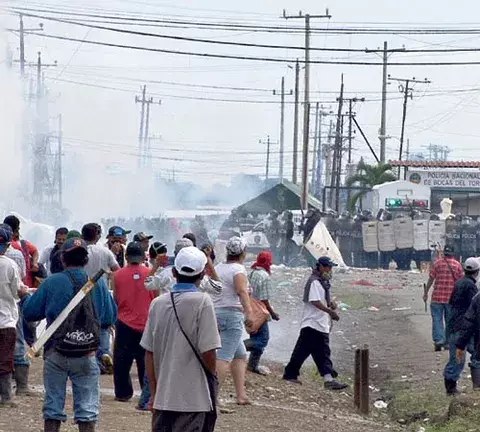 Incumplen promesas en Bocas  