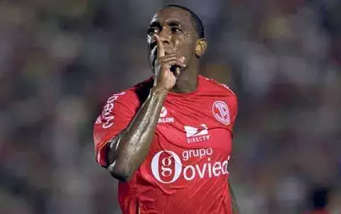 La madre de Tejada   no lo quiere lejos 
