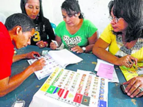  UE: Comicios fueron pacíficos y transparentes 