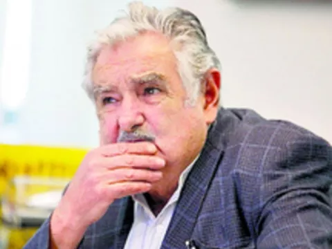 Mujica: América Latina necesita su presencia ‘luchadora y militante’ 