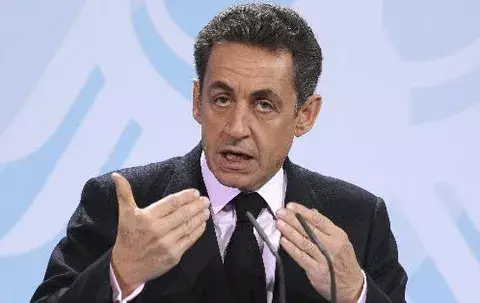 Sarkozy recibe mañana a Lagarde para tratar la situación económica