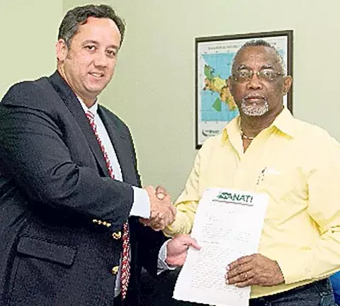 Convenio para titular tierras en B. del Toro 