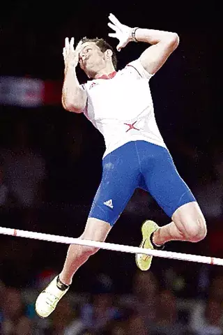 Francés Lavillenie se consagra en pértiga  