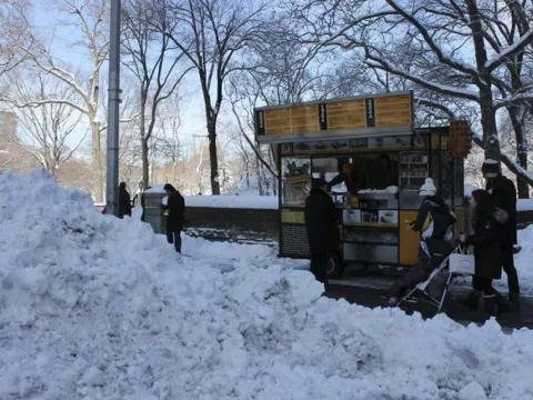 Miles de hogares sin electricidad por el frío y las nevadas