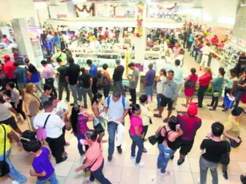  Hurtos y largas filas se hicieron presentes durante el Black Friday 