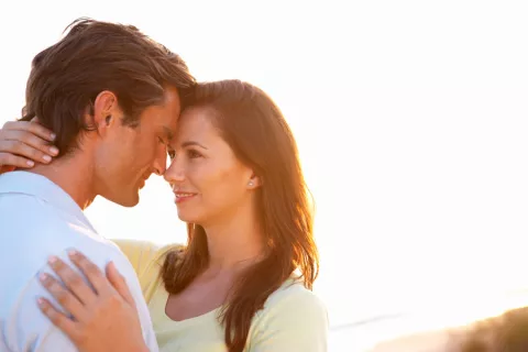 Es real: El amor hace sentir mariposas en el estómago