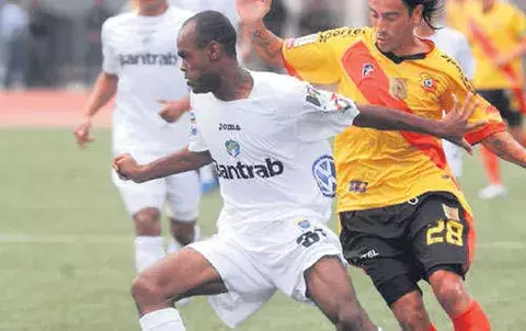 Notifican la suspensión oficial de Adolfo Machado 