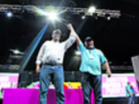Candidatura oficialista explora compañero para José D. Arias 