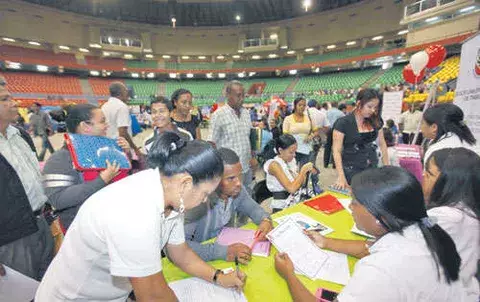 Jóvenes a la espera de  la capacitación  