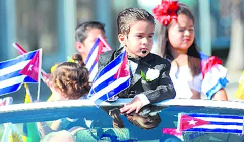 Miami desfila en honor a José Martí 