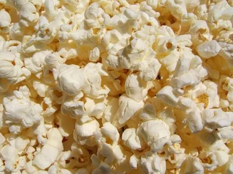 Devorador de "pop corn" gana millonaria demanda