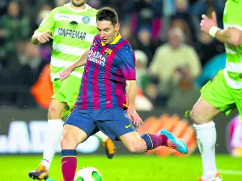 Carlo Ancelotti, estratega del Real Madrid, celebra el regreso de Messi 