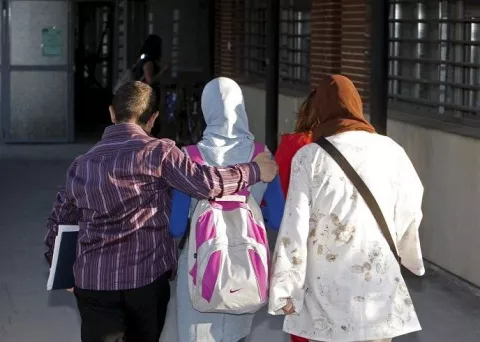 Un mujer despedida por llevar la cabeza cubierta deberá ser indemnizada