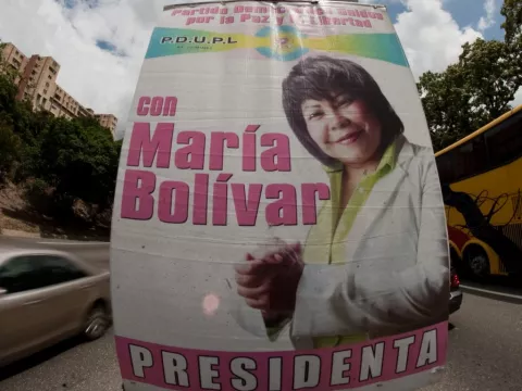 Candidata Bolívar dispuesta a que Capriles y Chávez entren en su Gobierno