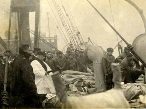 A subasta una foto que muestra los cuerpos de las víctimas del Titanic