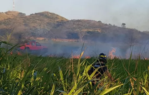 Incendio arrasa con 20 hectáreas de pasto entre los sectores de Aguadulce y Natá