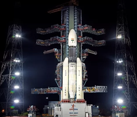 Cancelan lanzamiento de la segunda misión de la India a la luna por un obstáculo técnico