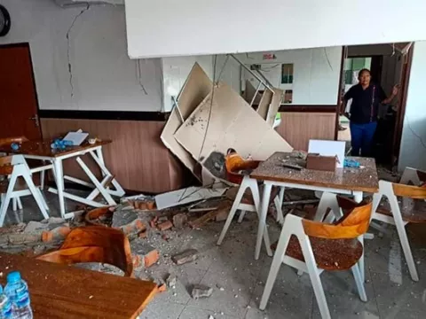 Terremoto de magnitud 6,5 en las Molucas indonesias deja unos 20 muertos