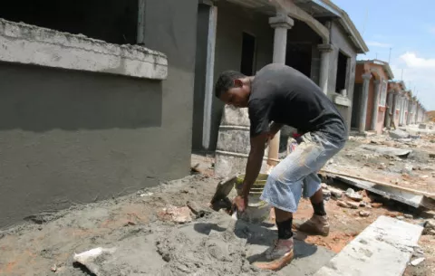 MEF: Modificación a la ley de interés preferencial incentivará al sector construcción