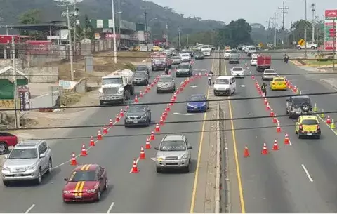 Invierten carriles en La Chorrera, ante regreso de vehículos del interior 