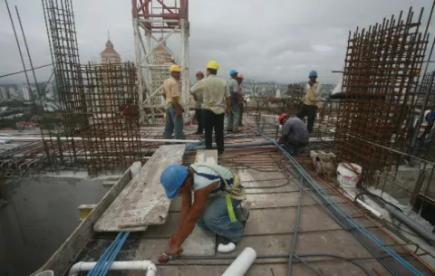 Inversión en los permisos de construcción refleja decrecimiento de 53 por ciento, la más baja en los últimos 6 años