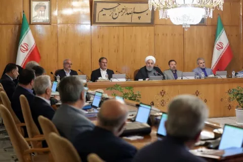 Irán cumple con su advertencia y eleva el nivel de su uranio enriquecido a 4.5%