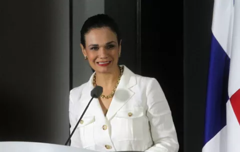 Isabel de Saint Malo participa en la quinta asamblea mundial de la mujer del G20, en Japón