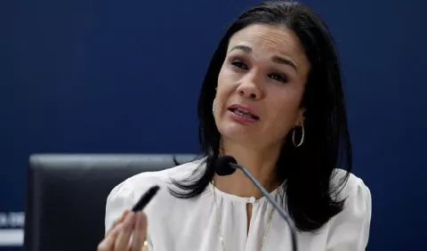 Rechazan a Isabel De Saint Malo para designación en el Canal