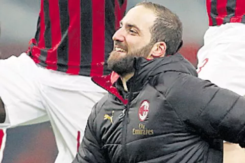 Gonzalo Higuaín anota 720 minutos después con el Milan