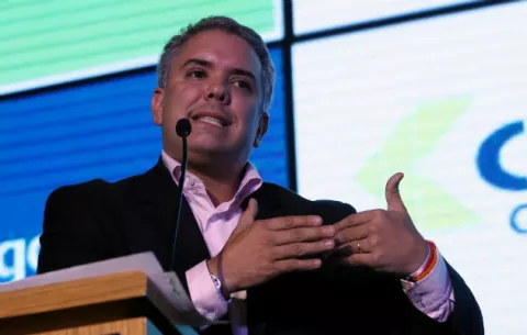 Duque dice que no hay nueva FARC sino narcoterroristas apoyados por Maduro