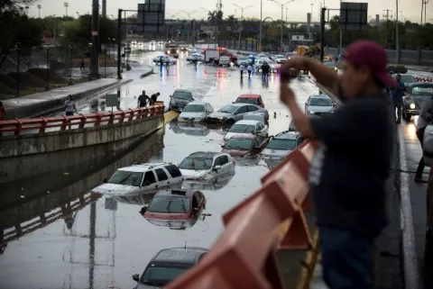 Tormenta tropical Ivo pierde fuerza pero mantiene lluvias intensas en México