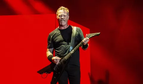 Vocalista de Metallica en rehabilitación