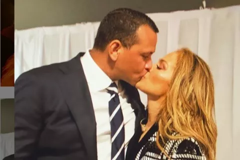 Jennefir López celebra sus 50 años y su prometido A-Rod le dio este regalo